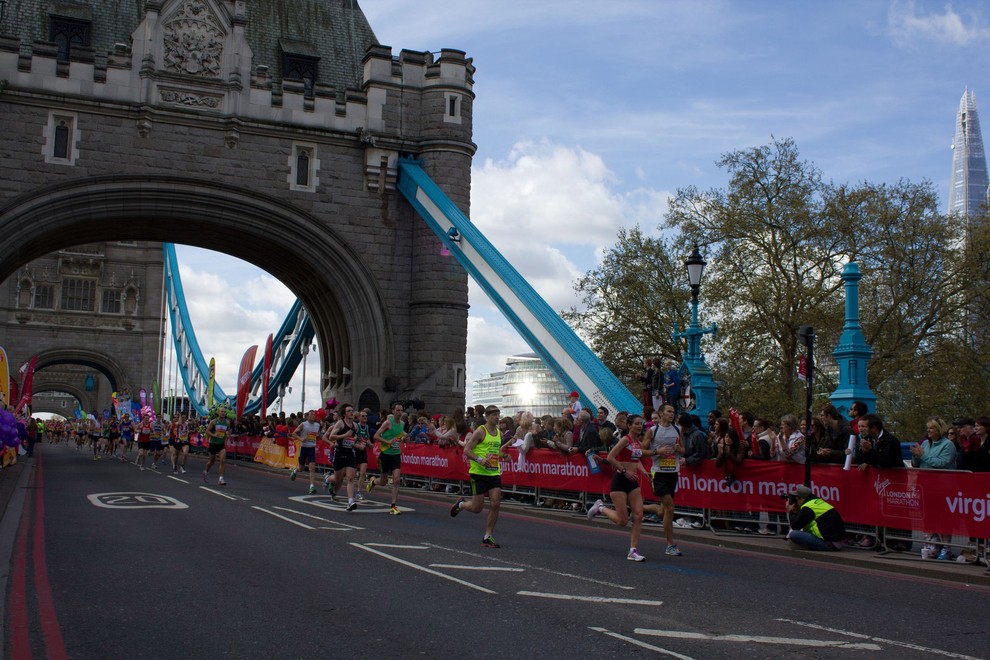 LONDON Prvi londonski maratonski tek se je zgodil 29. marca leta 1981. Organizirala sta ga nekdanji olimpijski prvak v teku …