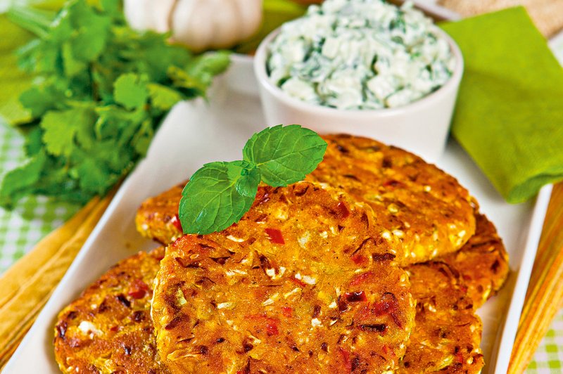 Ideja za kosilo ali večerjo: Indijske zeljne palačinke s koriandrovo omako (foto: Profimedia)
