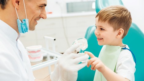 Kaj lahko naredimo, da bo naš otrok imel zdrave zobe?