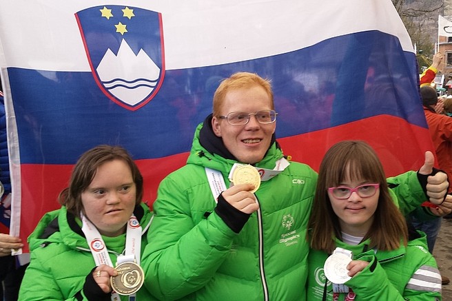 Odličen začetek Zimskih svetovnih iger slovenskih specialnih olimpijcev - tri kolajne za Slovenijo!