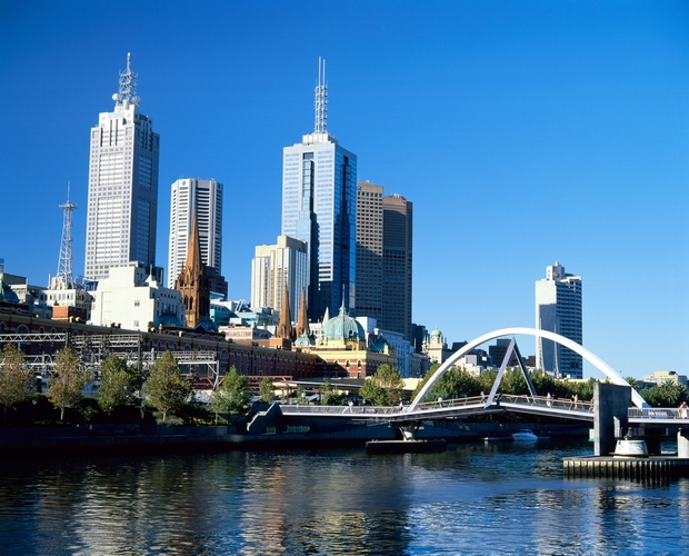 Melbourne (Avstralija) Je precej majhno mesto s 4 milijoni prebivalcev. Njegove močne točke so zagotovo infrastruktura, šolski in zdravstveni sistem. …