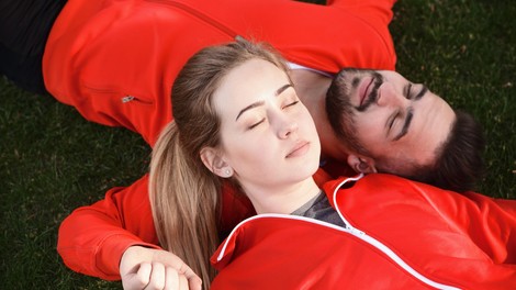 7 trikov za spanje, ki jih mora poznati vsak športnik