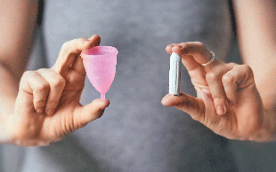 Menstrualna skodelica ali tampon – kaj je bolje?