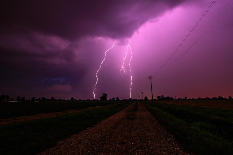 Lahko so smrtno nevarne: 6 stvari, ki jih med nevihto nikoli ne počnite (foto: Profimedia)