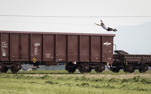 VIDEO: Nor spektakel na akrobatskem vlaku!
