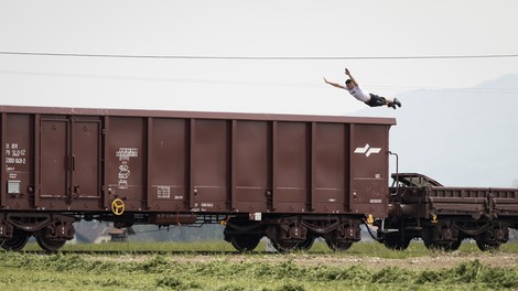 VIDEO: Nor spektakel na akrobatskem vlaku!
