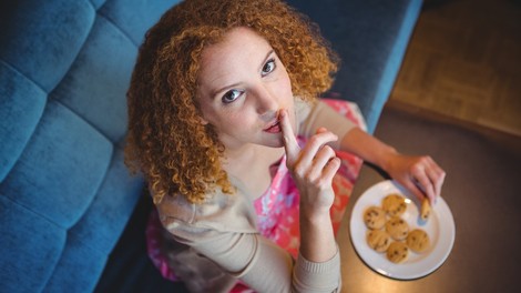 8 načinov, kako prelisičiti možgane in zatreti željo po sladkorju in nezdravi hrani