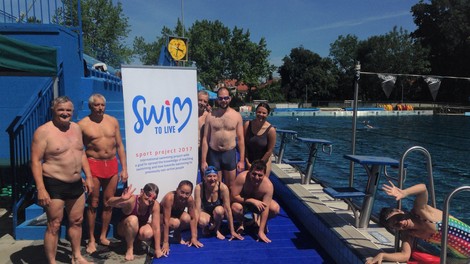 Bi se pomerili na rekreativni plavalni tekmi? To soboto bo v Ljubljani nočna tekma 'Swim To Live'!