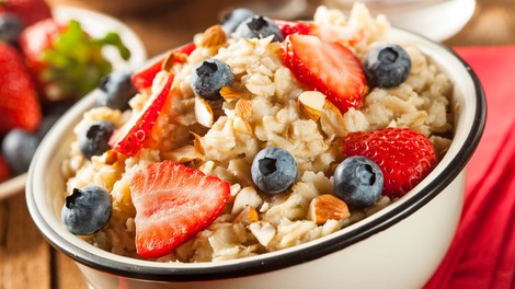 Kaj morate vključiti v zajtrk, če želite potešiti lakoto za dlje časa?