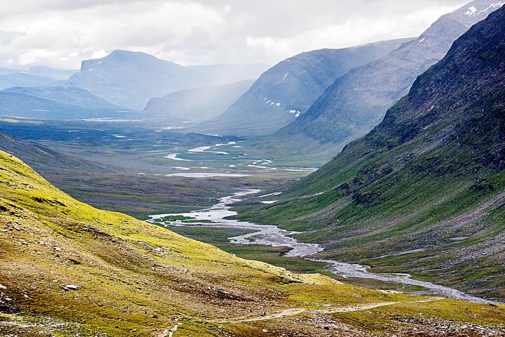 LAPPLAND, LAPONSKA, ŠVEDSKA Čudovita posebna dežela Laponska ter čudoviti posebni ljudje Laponci (ali Sami), ki so ohranili svoj način življenja. …