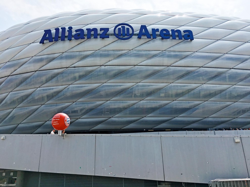 ALIANZ ARENA, Vsi športni navdušenci se zapeljite na sever mesta in si oglejte Alianz Areno, domači stadion nemškega nogometnega velikana …