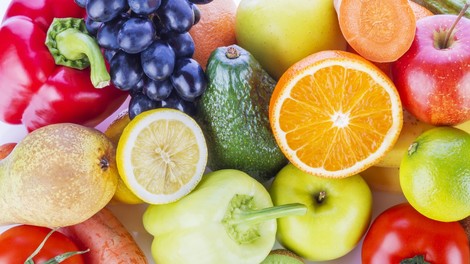 Zakaj bi nujno morali paziti, kje kupujete določeno sadje in zelenjavo