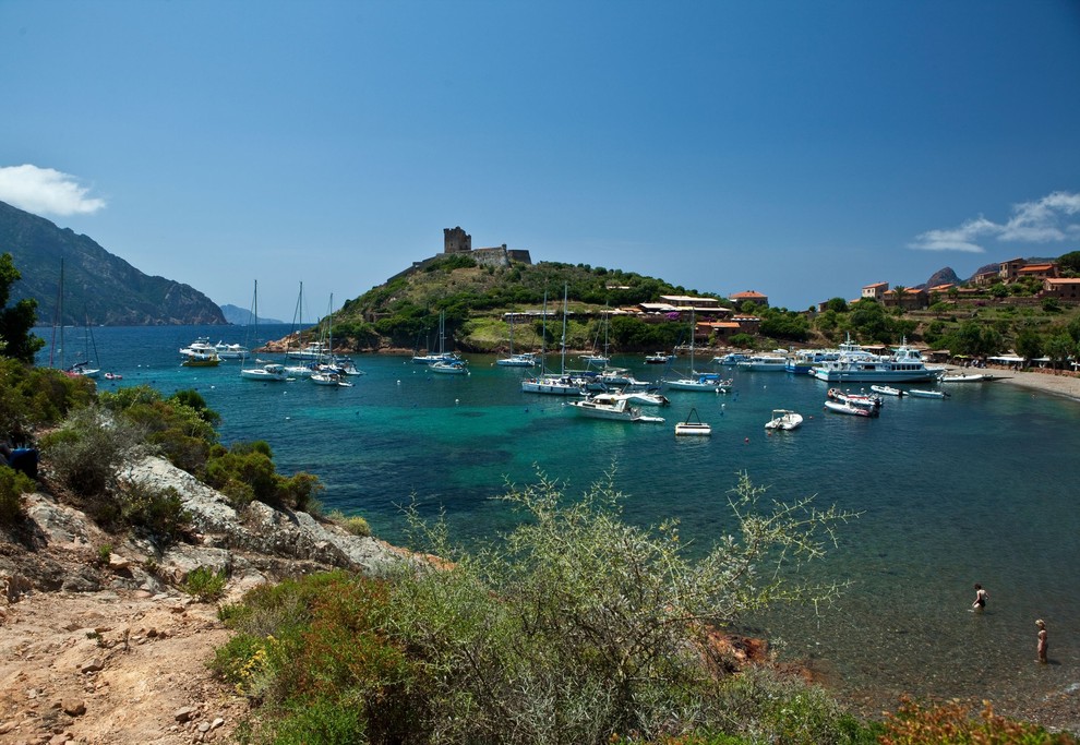 Korzika Četrti največji otok v Sredozemskem morju in hkrati francoska regija.