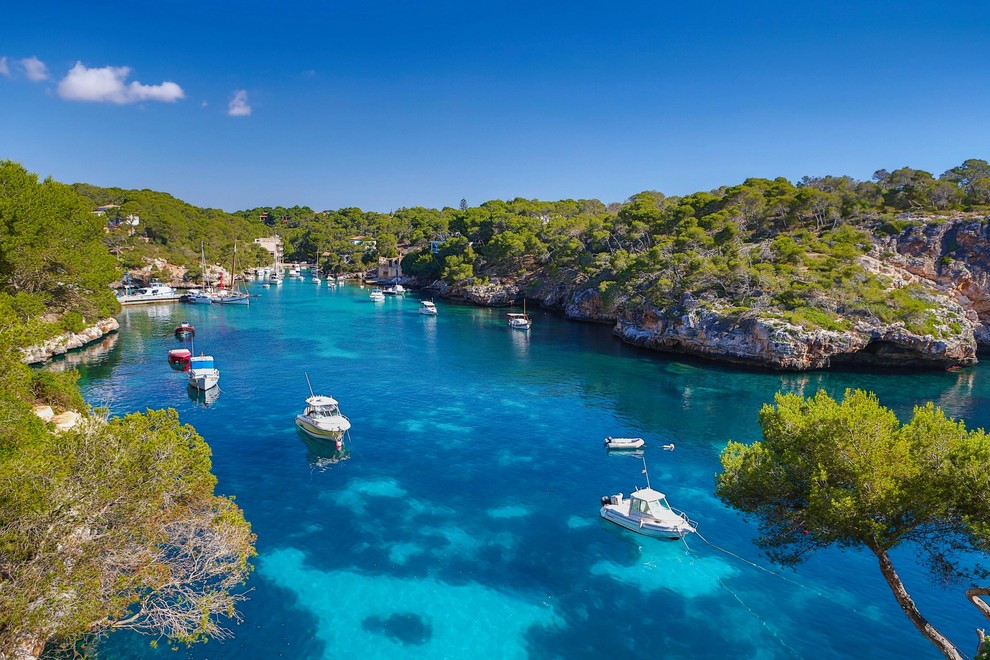 Majorka (Španija) Družinam prijazen otoček. POGLEJTE SI ŠE HRVAŠKE PLAŽE, KI JEMLJEJO DIH: www.aktivni.si/dobro-pocutje/potovanja/hrvaske-plaze-ki-jemljejo-dih