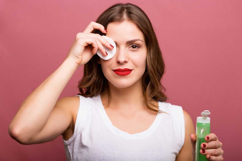 7 prednosti čiščenja kože pred spanjem (foto: Shutterstock)
