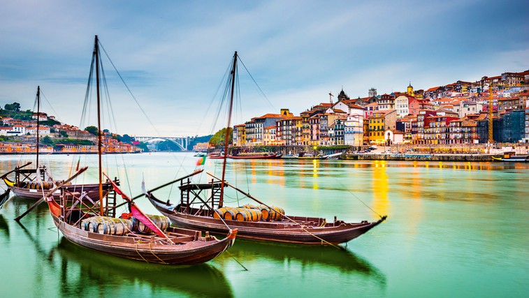 Porto - čudovita pokrajina, arhitektura, morje in križarjenje po reki (foto: Shutterstock)