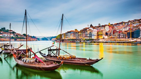 Porto - čudovita pokrajina, arhitektura, morje in križarjenje po reki