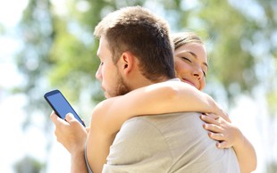 9 znakov, da je vaš partner obseden z nadzorom