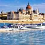 Budimpeški parlament se bohoti kar 268 metrov vzdolž reke Donave. (foto: Profimedia)