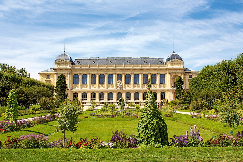 JARDIN DES PLANTES, PARIZ, FRANCIJA Botanični vrt leta 1626 je uredil Guy de La Brosse, zdravnik kralja Ludvika XIII., kot …