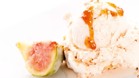 RECEPT: Sladoled iz grškega jogurta s figami