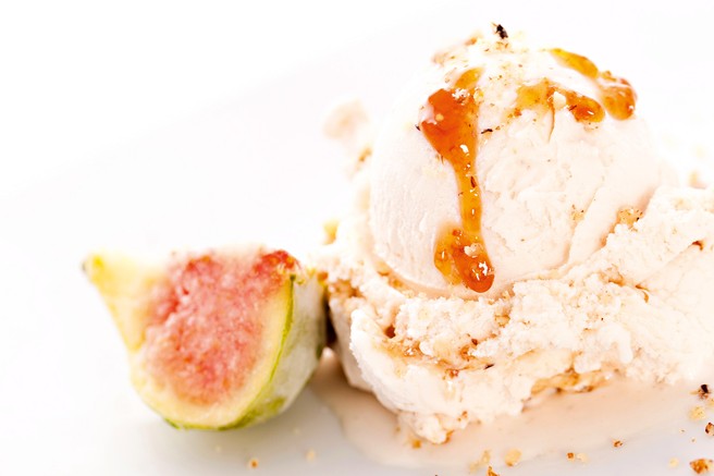 RECEPT: Sladoled iz grškega jogurta s figami
