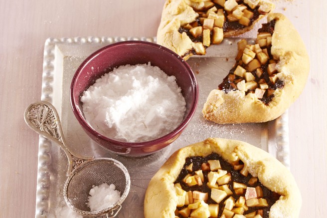 Mini pite s slivovo marmelado in jabolki
