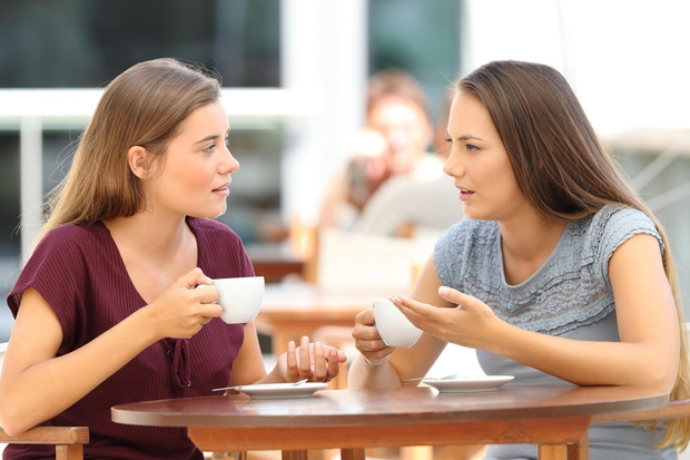 Bodite dober poslušalec Najprej je pomembno, da prijatelju pozorno prisluhnete. Kaj je pravzaprav težava, zakaj ga je tako vznemirila? Pustite …