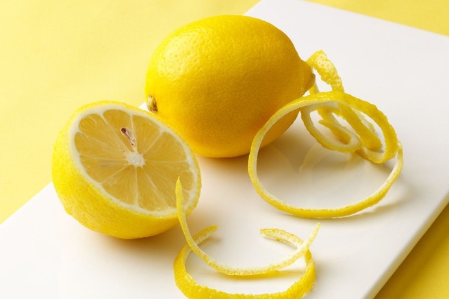 8 nasvetov za uporabo limonine lupine