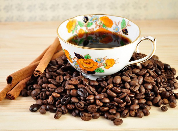 Kavi dodajte cimet Kava ima mnoge zdravilne učinke in veliko ljudi si jo rado privošči. Da pa je ne bi …