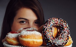Kako zmanjšati vnos sladkorja in poskrbeti za stranske učinke?