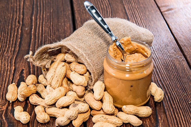 RECEPT: Naredite arašidovo maslo sami doma (foto: Shutterstock)