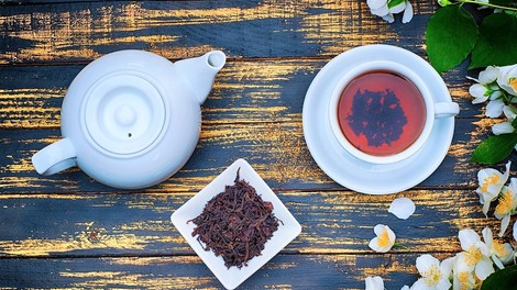 4 čaji, ki bi jih morali bolj pogosto piti (še posebej, če želite izgubiti odvečne kg)