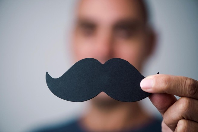 November je čas za "movember": kakšno je število obolelih z rakom na prostati pri nas?