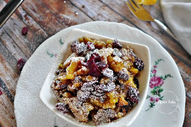 Recept: Pirin šmorn s suhimi brusnicami