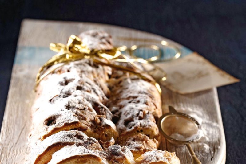 Marcipanov božični kruh s pistacijami (foto: Profimedia)