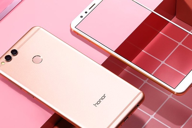 Naša novinarka je preizkusila telefon Honor 7X – TO se je zgodilo!