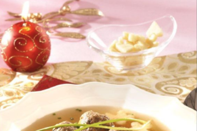 Goveja juha z jetrnimi cmočki