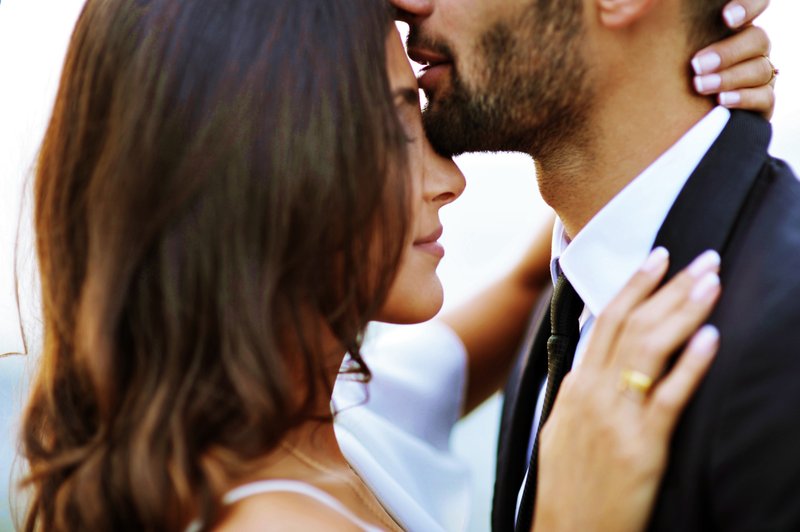 Obstaja 5 tipov intimnosti - prav vsak igra pomembno vlogo pri uspešnosti razmerja (in enega večina parov nikoli ne izkusi!) (foto: Unsplash/Mari Lezhava)