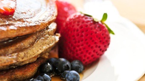 Olimpijski zajtrk: Proteinske čokoladne ajdove palačinke
