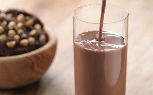 Zakaj bi morali po treningu piti čokoladno mleko?