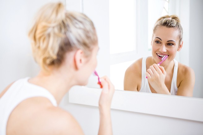 Kaj je gingivitis in parodontalna bolezen?
