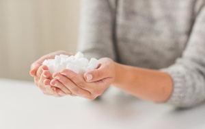 40-dnevni post Jaz #vztrajam dan 9: Zakaj je beli sladkor tako škodljiv?