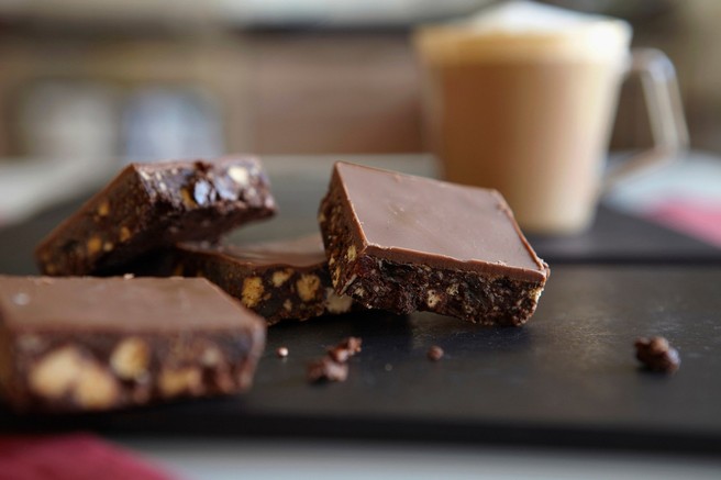 Brownie za zajtrk  (iz 4 sestavin, brez sladkorja in brez peke)