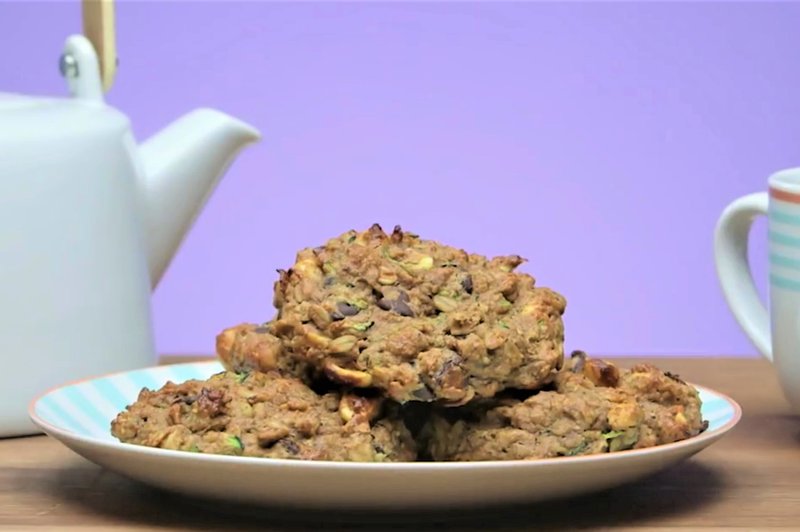 Beljakovinski piškoti za zajtrk: začnite dan tako, kot se spodobi! (foto: Youtube/Popsugar)