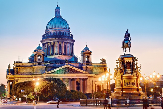 Sankt Peterburg - doživite čar belih noči