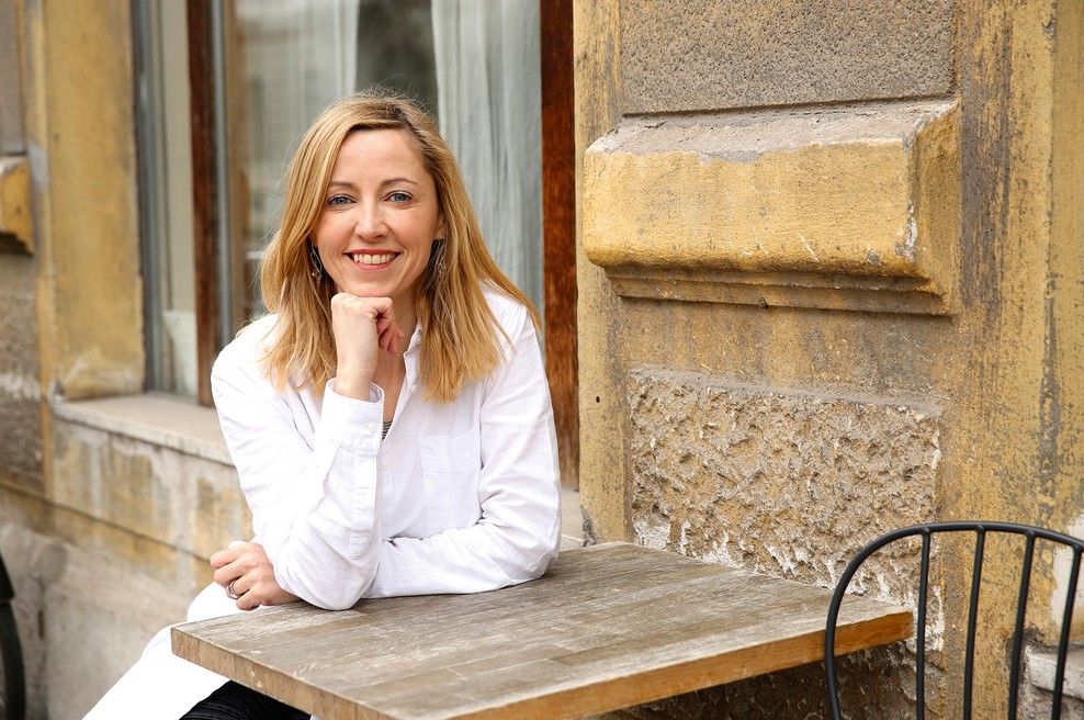 Branka Bizjak Zabukovec: "Ne smemo se jemati preveč resno. Humor veliko olajša, z njim odpuščamo drugim in lažje tudi sebi." (foto: Helena Kermelj)