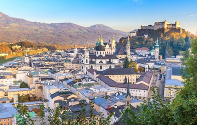 Salzburg - zakaj morate to mesto obiskati tudi poleti
