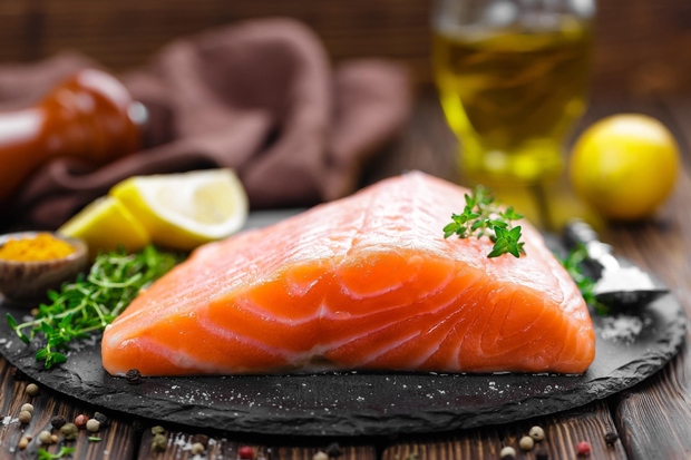 Ribe Omega-3 maščobne kisline zmanjšujejo tveganja za srčne bolezni in so “hrana za možgane”, prav tako pa varujejo vašo kožo. …