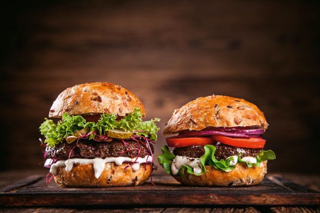 Burger s super omakico (remulado) za 4 osebe